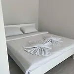 Jasmine בית הארחה 3*